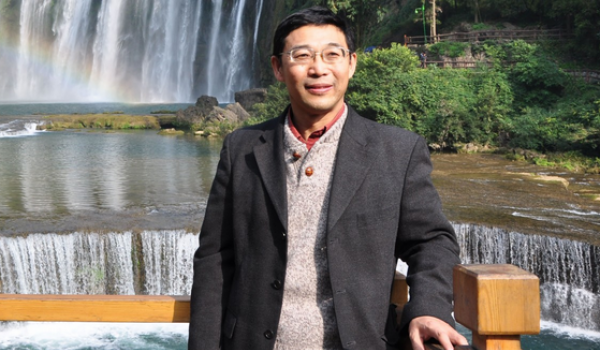 From Nationality to Ethnicity: Performative  Politics in China 